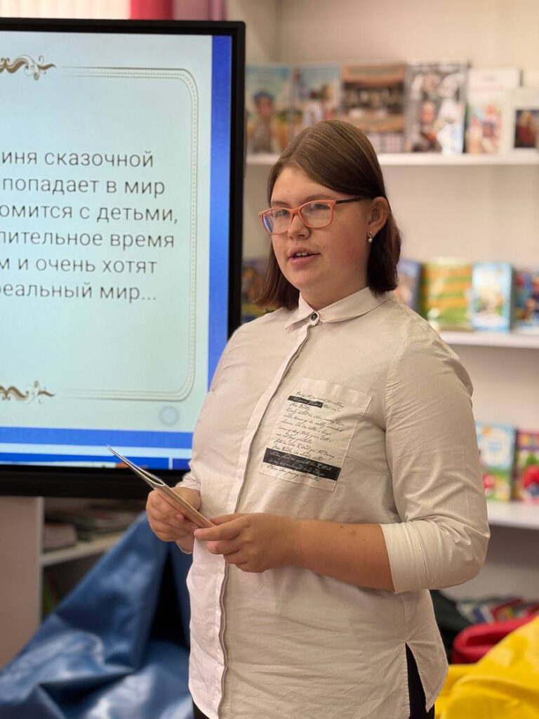 Юная писательница Мария Маркович из Шумилино презентовала свою первую книгу «Девочка Нора в мире духов»